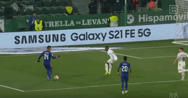 米兰vs费耶诺德首发预测：莱奥、圣地亚哥出战，普利希奇替补